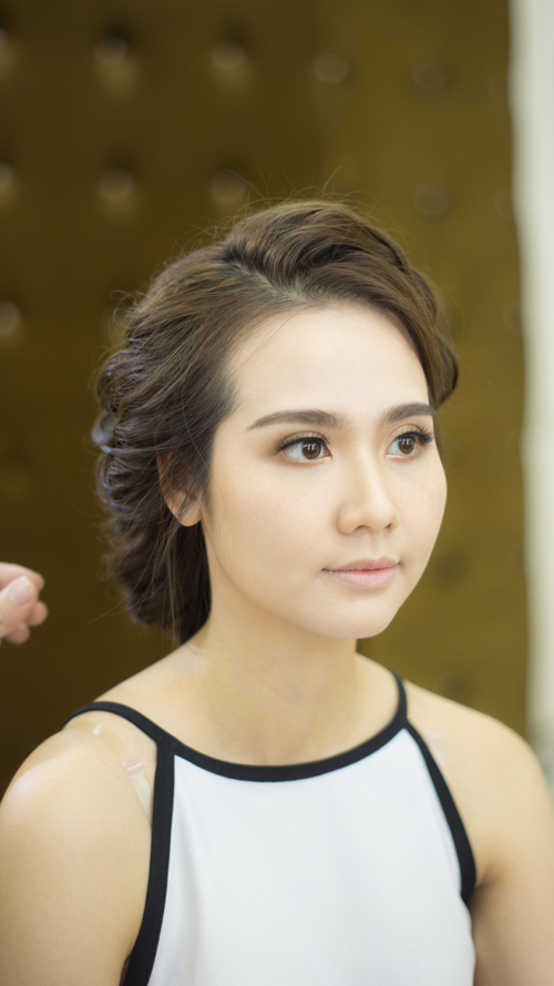 huyen-lizzie-goi-y-style-trang-diem-tre-trung-cho-ngay-an-hoi-5