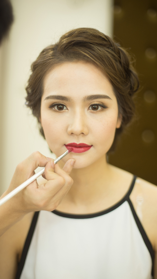 huyen-lizzie-goi-y-style-trang-diem-tre-trung-cho-ngay-an-hoi-7