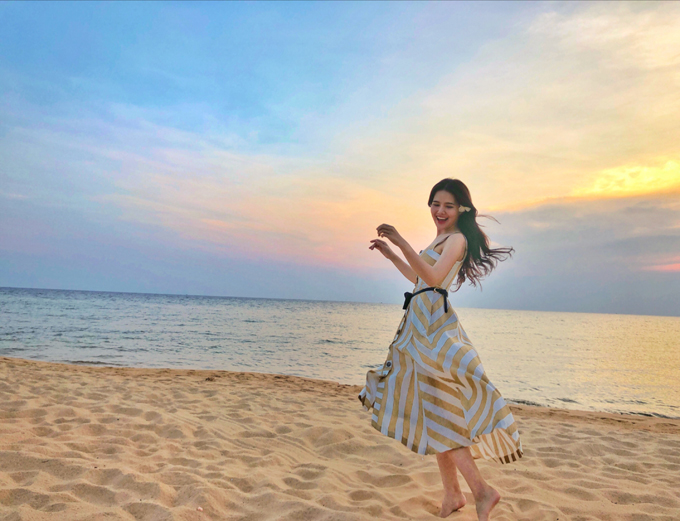 Phương Anh Yêu thì ghét thôi và hội bạn thân cùng diện bikini sexy  - 5