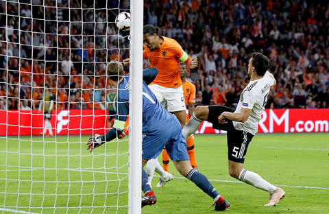 Hà Lan 3-0 Đức