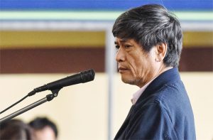 Bị cáo Nguyễn Thanh Hóa trong sáng 23/11. Ảnh: Giang Huy