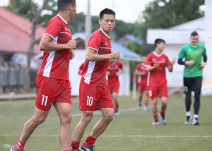 Văn Quyết có thể tập nhẹ trong buổi sáng 9/11 trước khi toàn đội trở về Việt Nam. Ảnh: Quang Thịnh.