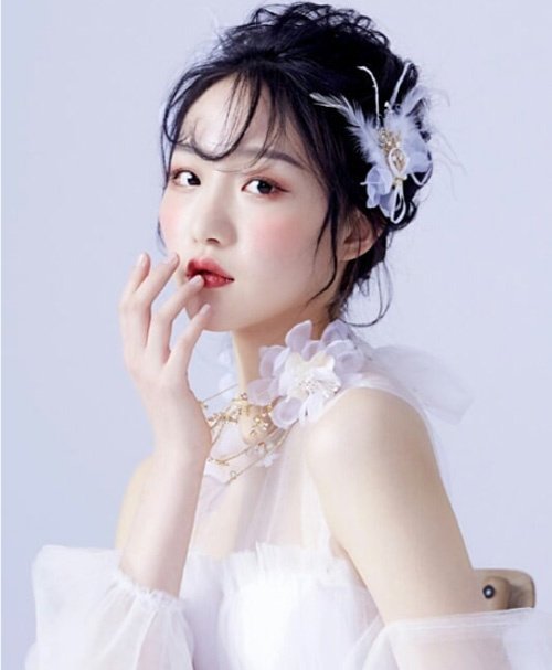 Người đẹp Trung Quốc - Ziqian Gao - năm nay 19 tuổi, cao 1,8m.