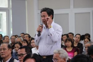 Nhiều cử tri quận Ngũ Hành Sơn quan tâm việc thu hồi tài sản tham nhũng, trong đó có tài sản liên quan Vũ "nhôm". Ảnh: TẤN VIỆT