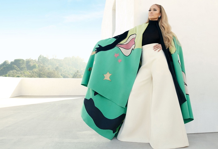 Jennifer Lopez tiết lộ, đường cong cơ thể với vòng ba lớn dường như là nét "truyền thống" trong gia đình cô, ai cũng có vóc dáng như vậy.