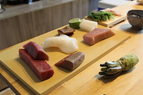 Cá tươi và wasabi. Ảnh: Munchies
