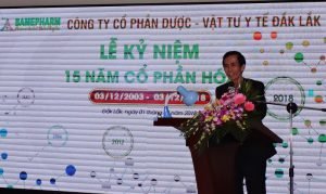 Ông Phan Thành Trinh, Tổng giám đốc Bamepharm báo cáo kết quả hoạt động sau 15 năm cổ phần hóa