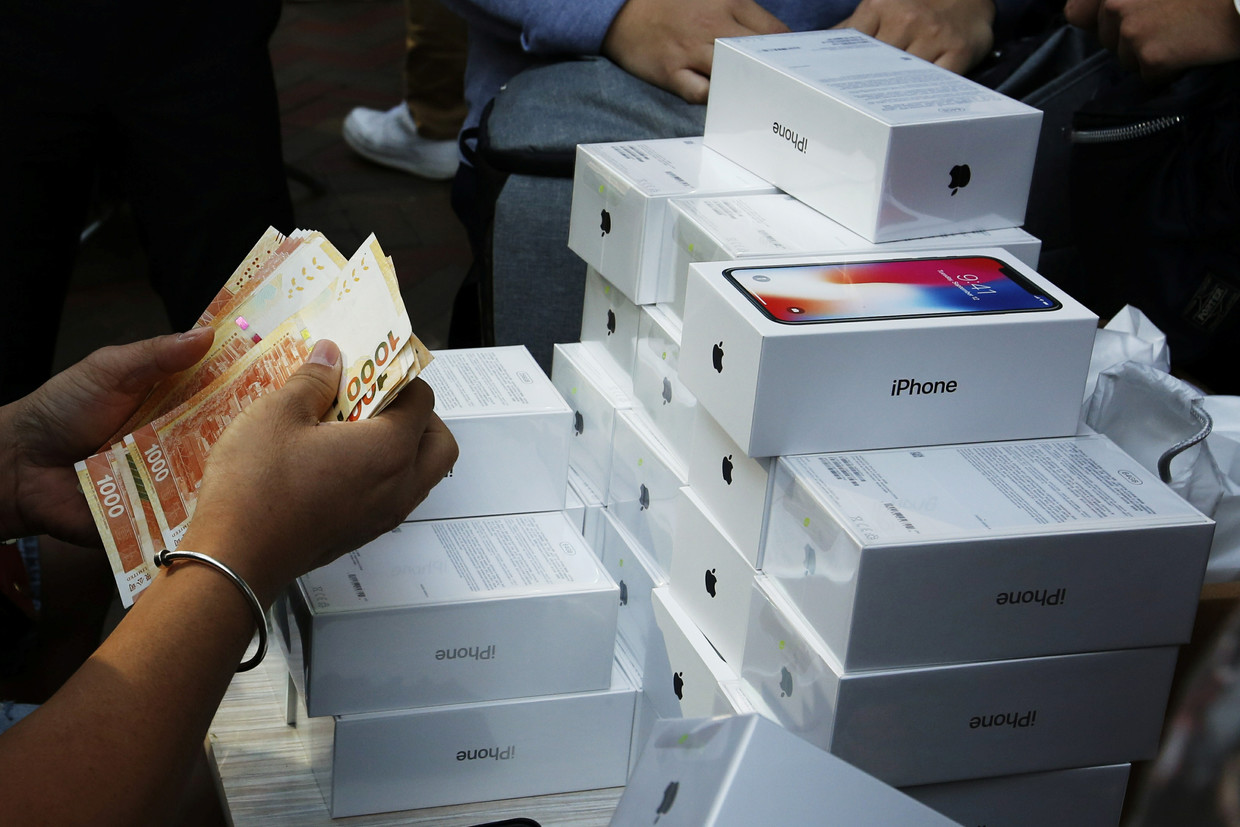Trung Quốc sẽ cấm bán iPhone 6S, iPhone 6S Plus, iPhone 7, iPhone 7 Plus, iPhone 8, iPhone 8 Plus và iPhone X. Ảnh: Reuters.