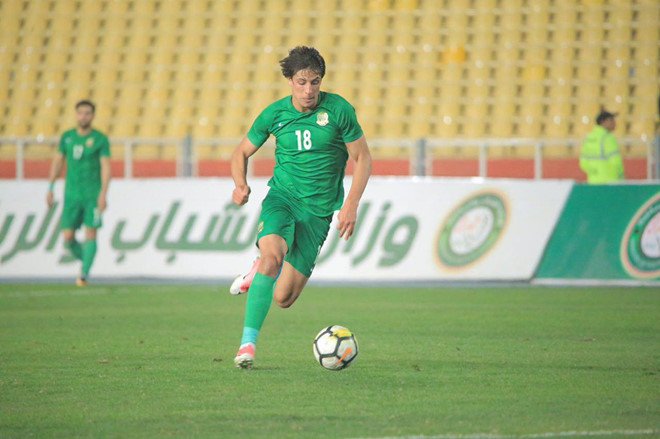 Mohanad Ali (2000, Iraq): Sở hữu kỹ thuật, khả năng dẫn dắt lối chơi cùng sự đột biến cao từ những pha đi bóng đầy khó chịu, Mohanad Ali là cái tên mà hàng phòng ngự đội tuyển Việt Nam phải đặc biệt chú ý ở trận ra quân tới đây. Hai mùa giải gần nhất, Ali ra sân 39 lần và ghi được tới 24 bàn thắng cho CLB Al-Shorta tại giải VĐQG Iraq. Phong độ xuất sắc trong màu áo CLB giúp anh được triệu tập lên đội tuyển quốc gia năm 2017 và cũng kịp bỏ túi 5 pha lập công sau 9 lần ra sân từ đó tới nay.