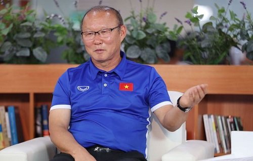 Park Hang Seo trả lời phỏng vấn trực tuyến tại VnExpress vào tháng 9/2018. Ảnh: Đức Đồng.