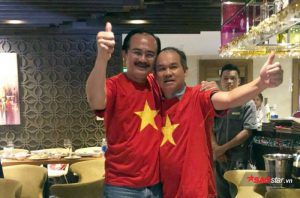 Bầu Đức và bầu Thắng cùng nhau ăn mừng chức vô địch AFF Cup của tuyển Việt Nam.
