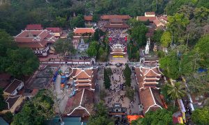 Chùa Hương là một quần thể văn hóa - tôn giáo Việt Nam.