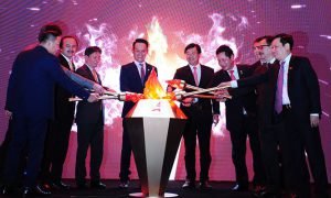 Nghi thức truyền lửa và nhiệt huyết của Hội Doanh nhân trẻ Việt Nam (Ảnh: Tiền Phong)