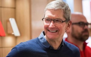 Tim Cook – Tổng giám đốc điều hành của tập đoàn Apple - luôn biết cách để có thể đi trước được người khác một bước.