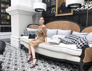 Mai Ngọc mệnh danh là “Cô gái thời tiết” nhờ lần tác nghiệp khi bão Haiyan đổ bộ.