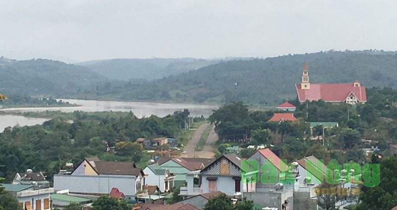 Một góc đô thị bên hồ Trung tâm thị xã Gia Nghĩa