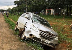 Xe ô tô do trung tá Hoàng Anh Tuấn điều khiển