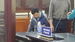 Bác sĩ Lương đã dùng quyền im lặng tại tòa.