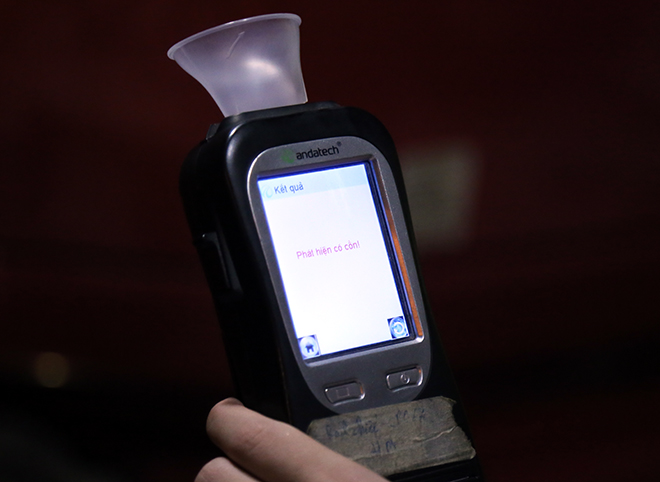 Một trường hợp phát hiện nồng độ cồn. Những trường hợp này sau đó được kiểm tra lại nồng độ cồn và test ma túy.