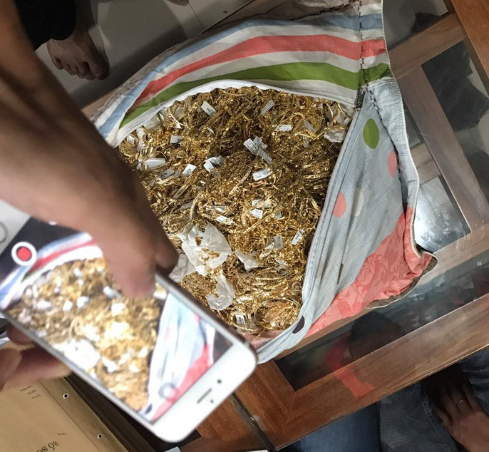 Hơn 14 kg vàng tây có nhiều dấu hiệu khả nghi