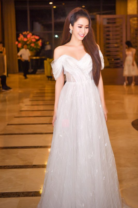 Phan Thu Quyên sinh năm 1989 tại Kiên Giang. Cô đăng quang Hoa hậu PNVN Qua ảnh - Miss Photo 2012 do Báo PNVN tổ chức