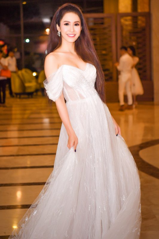 Hoa hậu Phan Thu Quyên ngày càng "đắt sô" quảng cáo và làm người mẫu