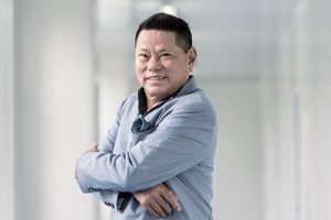 Tỷ phú Hoàng Kiều.