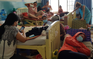 Bệnh nhân sởi điều trị tại Bệnh viện Bệnh Nhiệt đới ngày 14/1. Ảnh: Lê Phương.