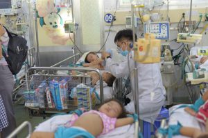 Chỉ trong một tuần, Bệnh Nhiệt Đới TP.HCM đã tiếp nhận gần 70 ca bệnh sởi. Ảnh: TL.