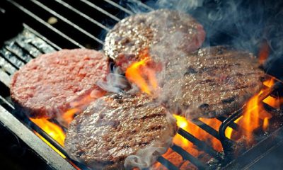 Nấu một số thực phẩm ở nhiệt độ cao, như nướng, chiên, xào, có thể tạo ra các hợp chất có hại làm tăng nguy cơ ung thư