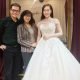 NSND Trung Hiếu cùng vợ đi thử váy cưới vào tối qua (7/1).