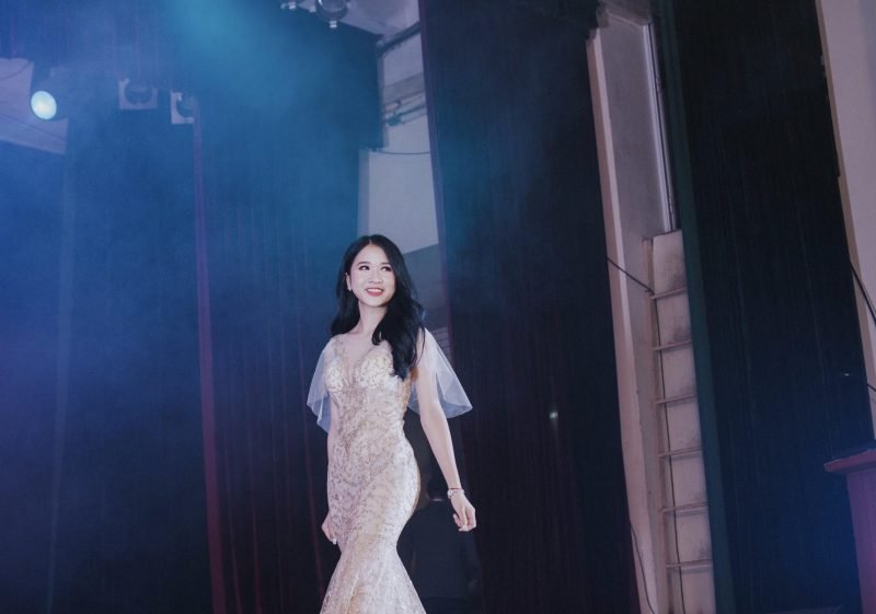 Hình ảnh của Hà Trang trong cuộc thi Hoa khôi thanh lịch 2018.