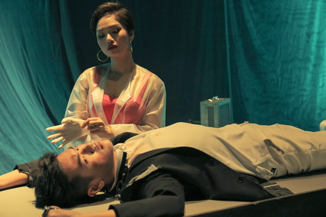 Tuấn Sơn trong MV "Muốn" mới ra mắt của ca sĩ Miu Lê.