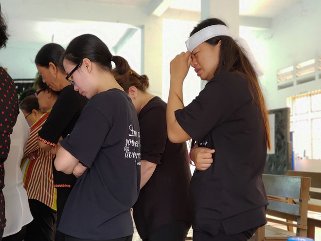 Nhiều nhân chứng vẫn chưa hết bàng hoàng kể lại vụ án đau lòng đã khiến một người cha phải ra đi mãi mãi. Trong khi đang chơi đùa với con trai mình, chỉ vì hiểu lầm nghi là bắt cóc trẻ con mà anh Lê Hoài Bảo đã bị xô xát rồi đâm chết. Tiếng kêu thất thanh của đứa trẻ đã không ngăn được tội ác cướp đi vĩnh viễn người cha của đứa bé.