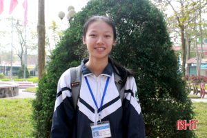 Nguyễn Thị Thương là người có điểm số cao nhất đội tuyển Sinh học Hà Tĩnh
