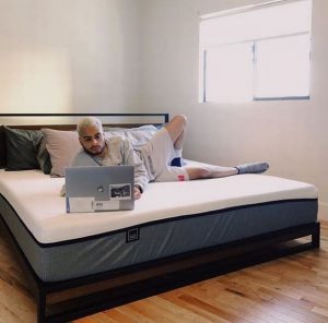 Jovan kiếm được tới 150 triệu đồng mỗi tháng nhờ "ăn xin online"