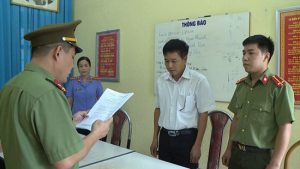 Trước đó, Cơ quan điều tra đã quyết định khởi tố để điều tra đối với ông Trần Xuân Yến - Phó giám đốc Sở GD-ĐT Sơn La.