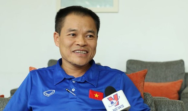 Trưởng đoàn Lưu Quang Điện Biên khẳng định U22 Việt Nam đã tự tin hơn nhiều và sẵn sàng cùng U22 Thái Lan tạo nên một trận đấu mãn nhãn. Ảnh: Hải Ngọc/Vietnam+