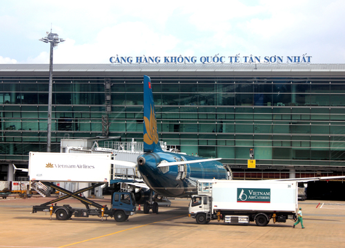 Sân bay Tân Sơn Nhất đang quá tải.