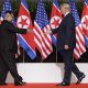 Ông Donald Trump và Kim Jong -un tại cuộc gặp lịch sử lần thứ nhất (ảnh IT).