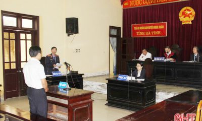 Toàn cảnh phiên tòa xét xử Trần Đức Lê về tội "Cố ý gây thương tích"