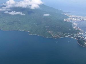 Bán đảo Sơn Trà nơi có khu du lịch Bãi Bụt được TP Đà Nẵng cấp 10 giấy chứng nhận quyền sử dụng đất với mục đích đất ở đô thị. Ảnh: LÊ PHI