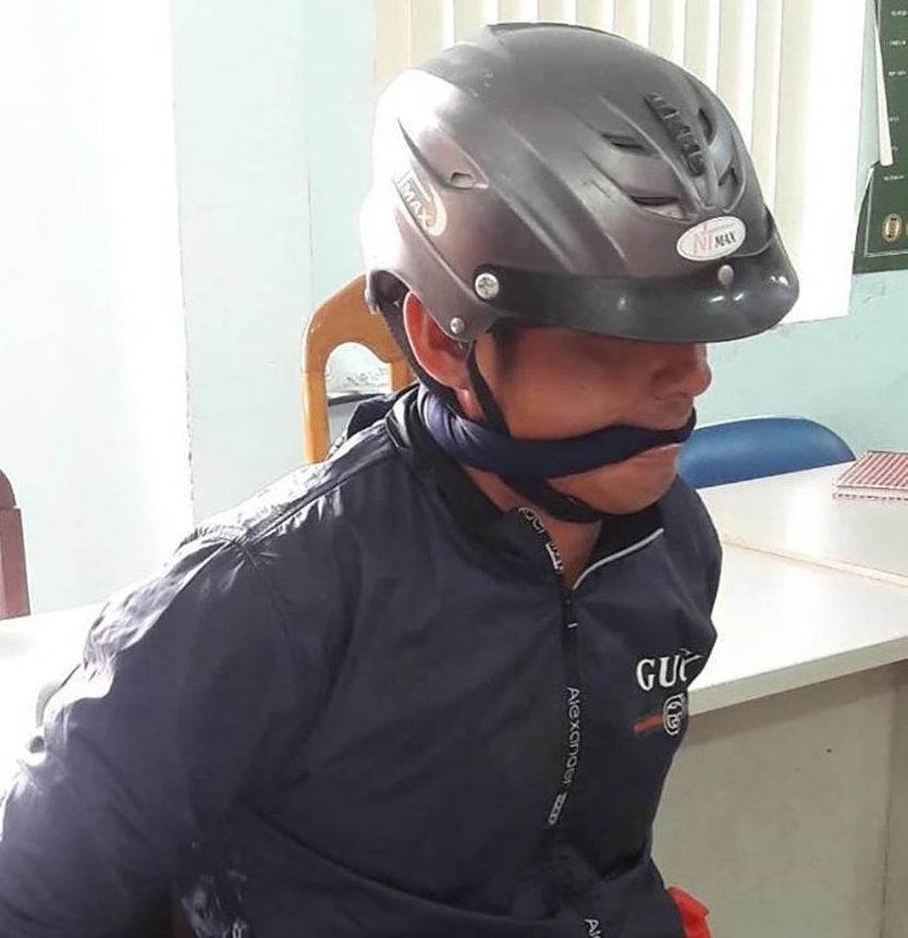 Đối tượng Nam bị công an bắt giữ trong tình trạng mất kiểm soát hành vi, nhận thức.