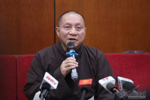 Hòa thượng Thích Gia Quang, Phó Chủ tịch Hội đồng Trị sự, tiếp xúc với báo chí.