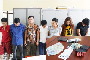 Các đối tượng và tang vật bị thu giữ