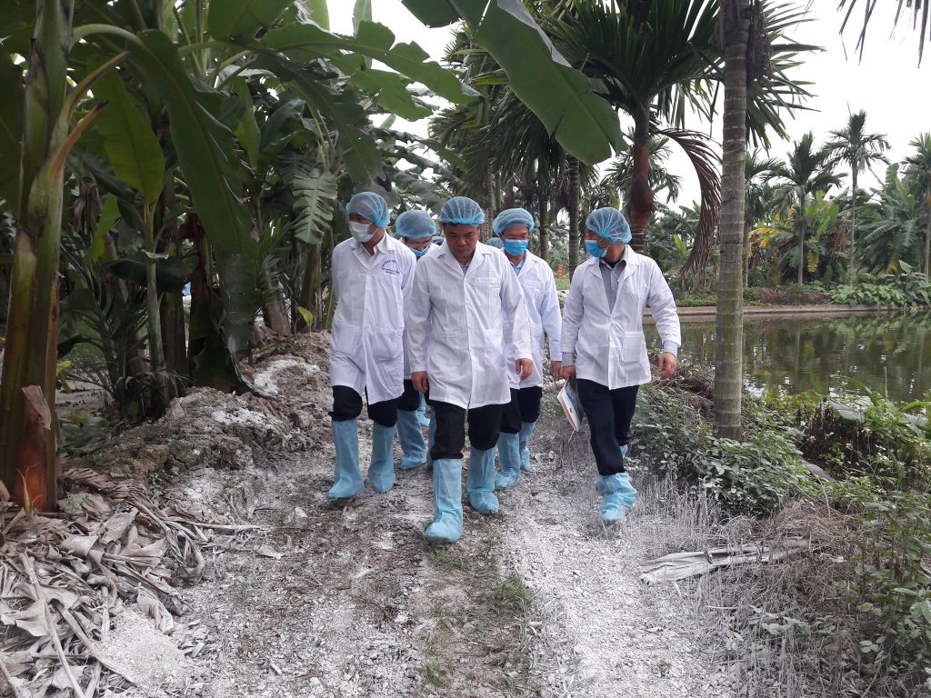 Bộ trưởng Bộ NNPTNT Nguyễn Xuân Cường, cùng đoàn công tác của Bộ NNPTNT kiểm tra công tác phòng chống dịch tả lợn châu Phi ngày 2/3 tại Hải Phòng.