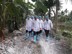 Bộ trưởng Bộ NNPTNT Nguyễn Xuân Cường, cùng đoàn công tác của Bộ NNPTNT kiểm tra công tác phòng chống dịch tả lợn châu Phi ngày 2/3 tại Hải Phòng.