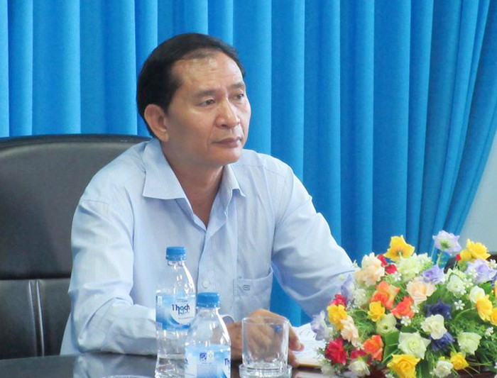 Theo ông Đỗ Minh Hải - Giám đốc Sở TNMT Quảng Ngãi (ảnh), trong thời gian đến sẽ tham mưu cho chính quyền tỉnh thay việc cấp phép khai thác cát theo kiểu "xin-cho", bằng hình thức đấu giá công khai để tăng nguồn thu cho ngân sách