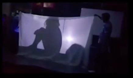 Học sinh trường Võ Trường Toản tái hiện trích đoạn văn học trong giờ học ngoại khóa. Ảnh: Chụp màn hình