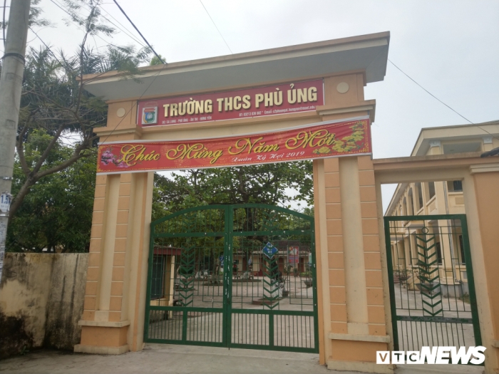 Trường THCS Phù Ủng, nơi xảy ra sự việc. (Ảnh: Anh Thư)